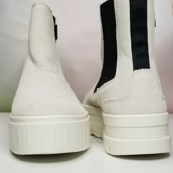 Puma  Women's Chelsea Suede Boots Sizes 7.5  Marshmallow NWT - Picture 8 of 9